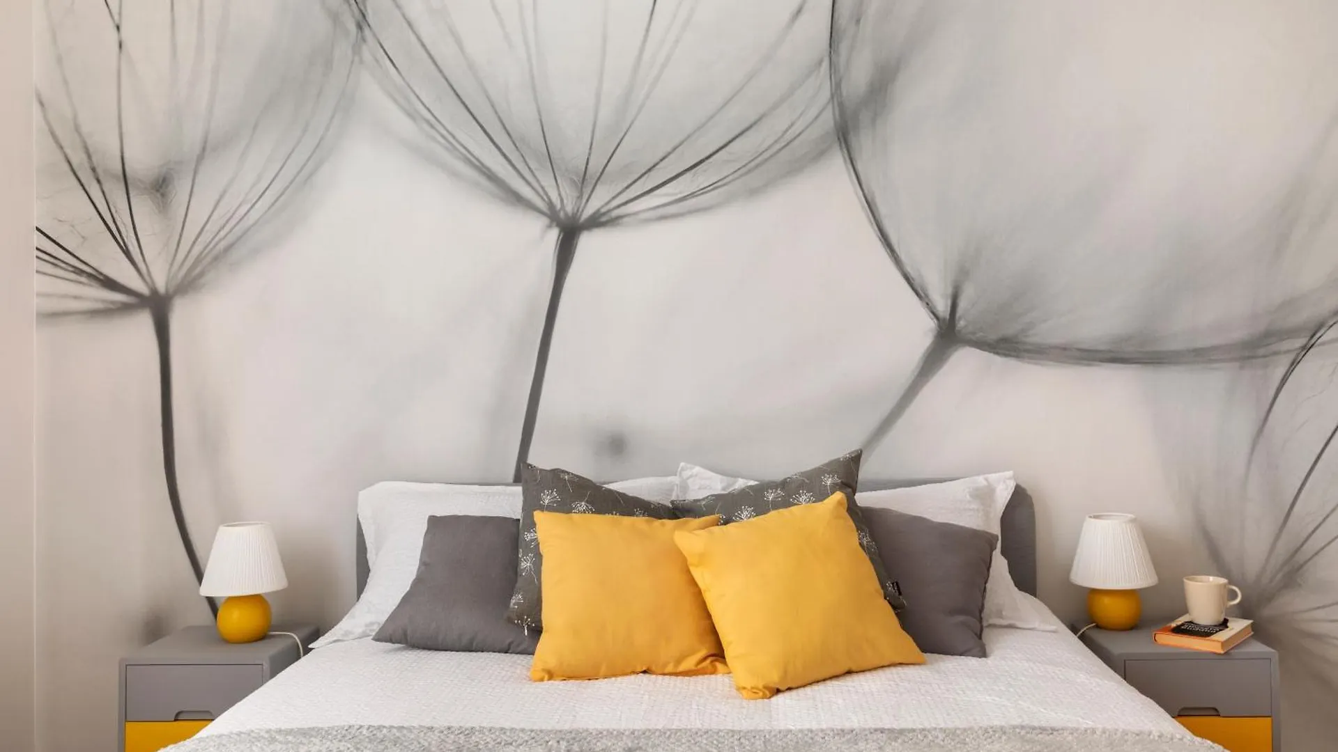 Appartamento The House Of Dandelions - Duomo In 15Min By Metro M3 Milano