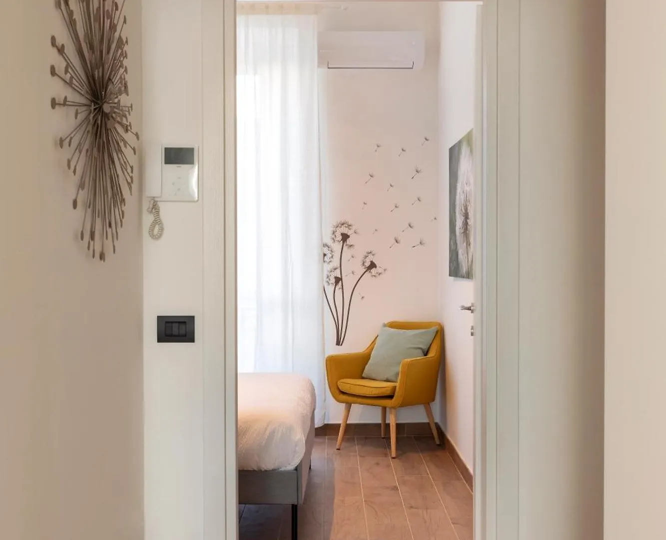 Appartamento The House Of Dandelions - Duomo In 15Min By Metro M3 Milano Italia