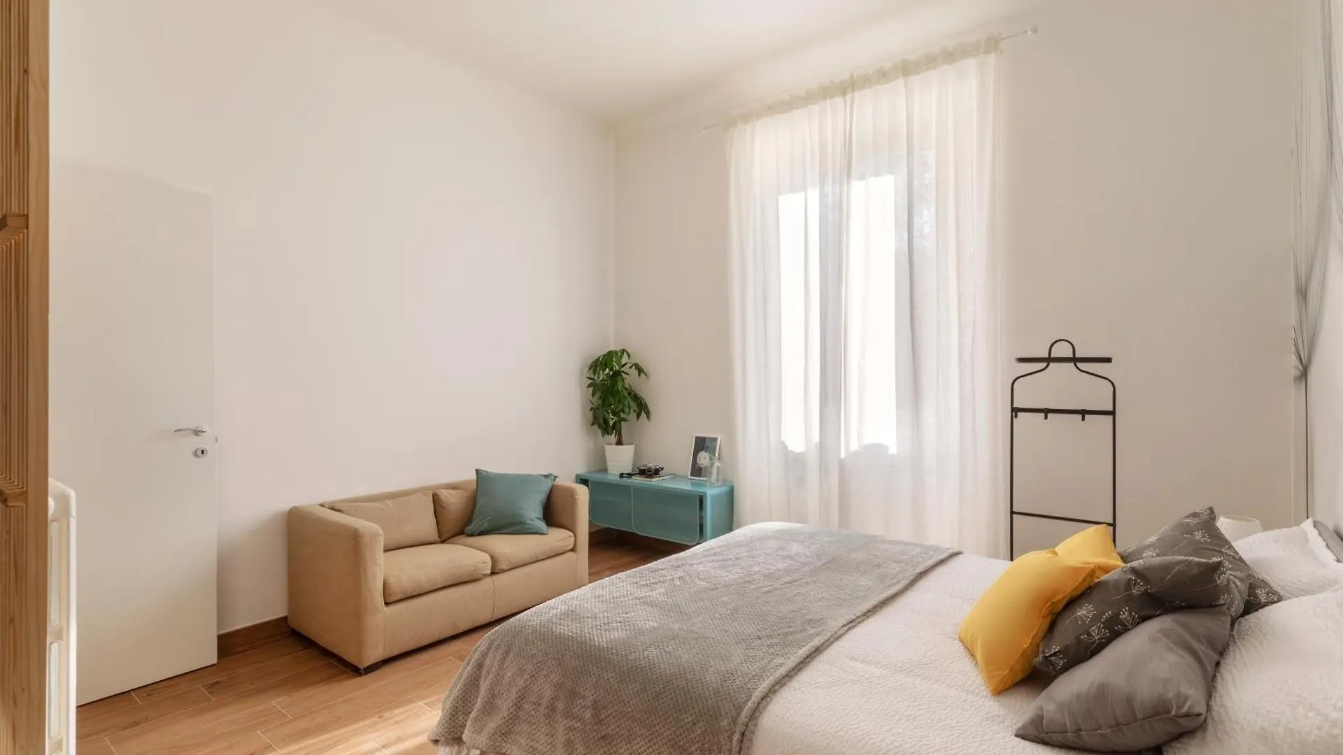 Appartamento The House Of Dandelions - Duomo In 15Min By Metro M3 Milano